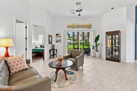 House in Port St. Lucie, Florida 3 bedrooms, 207.26 sq.m. № 2351096 - photo 20