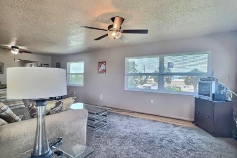 Condo in Saint Petersburg, Florida, 2 bedrooms  № 1653683 - photo 5