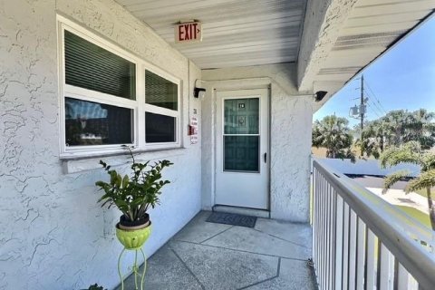 Condo in Saint Petersburg, Florida, 2 bedrooms  № 1653683 - photo 4