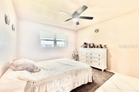 Condo in Saint Petersburg, Florida, 2 bedrooms  № 1653683 - photo 15