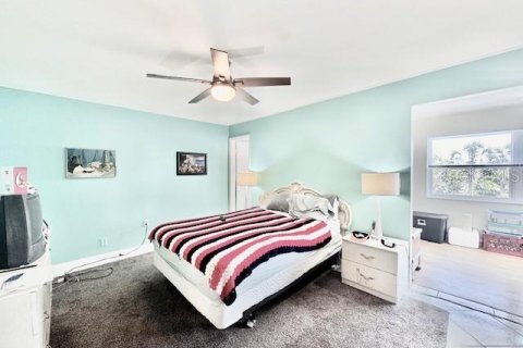 Condo in Saint Petersburg, Florida, 2 bedrooms  № 1653683 - photo 12