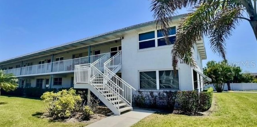 Condo in Saint Petersburg, Florida, 2 bedrooms № 1653683