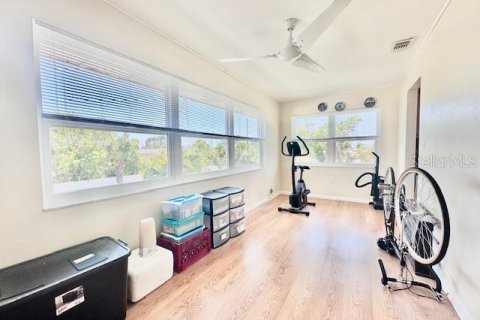Condo in Saint Petersburg, Florida, 2 bedrooms  № 1653683 - photo 18