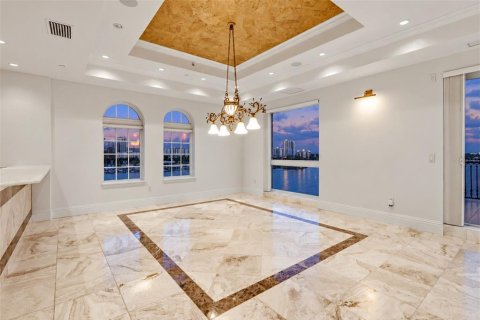 Copropriété à vendre à Sarasota, Floride: 4 chambres, 502.79 m2 № 2388822 - photo 12