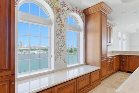 Copropriété à vendre à Sarasota, Floride: 4 chambres, 502.79 m2 № 2388822 - photo 8