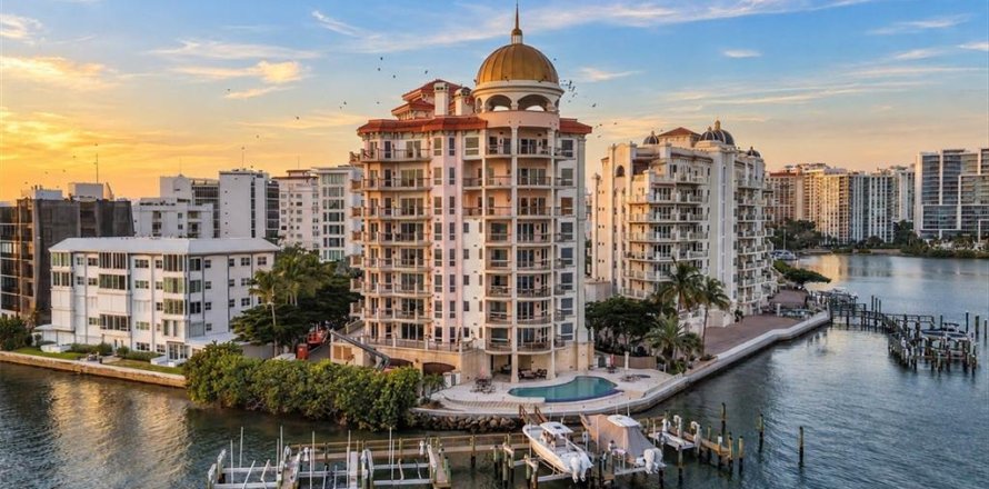 Condo à Sarasota, Floride, 4 chambres  № 2388822
