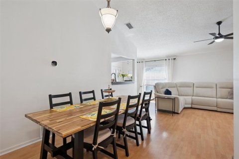 Villa ou maison à vendre à Apopka, Floride: 3 chambres, 116.96 m2 № 2319067 - photo 8