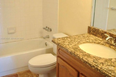 Condo in Miami, Florida, 2 bedrooms  № 2076161 - photo 5