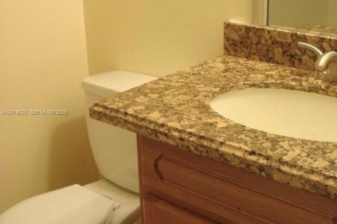 Condo in Miami, Florida, 2 bedrooms  № 2076161 - photo 6