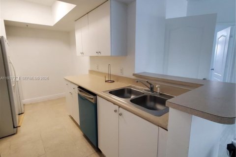 Copropriété à louer à Miami, Floride: 2 chambres, 85.75 m2 № 1995129 - photo 19