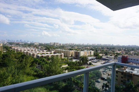 Copropriété à louer à Miami, Floride: 2 chambres, 85.75 m2 № 1995129 - photo 11