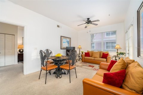 Condominio en venta en Kissimmee, Florida, 4 dormitorios, 136.57 m2 № 1512477 - foto 2