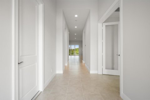 House in Port St. Lucie, Florida 2 bedrooms, 189.15 sq.m. № 2088036 - photo 12