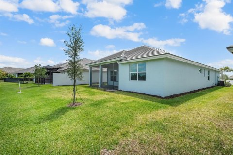 House in Port St. Lucie, Florida 2 bedrooms, 189.15 sq.m. № 2088036 - photo 24