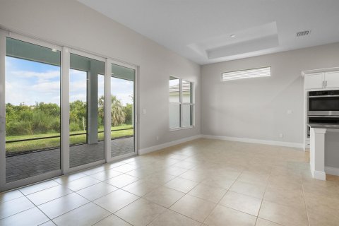House in Port St. Lucie, Florida 2 bedrooms, 189.15 sq.m. № 2088036 - photo 9