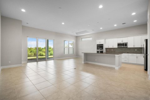 House in Port St. Lucie, Florida 2 bedrooms, 189.15 sq.m. № 2088036 - photo 7