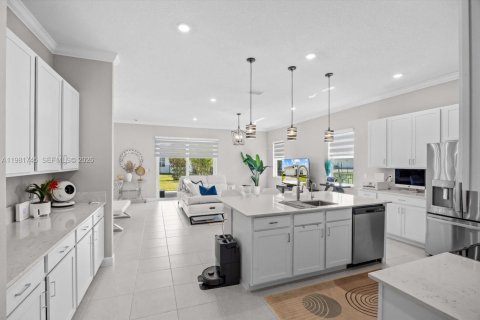 House in Port St. Lucie, Florida 3 bedrooms, 222.04 sq.m. № 2043011 - photo 6