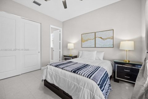 House in Port St. Lucie, Florida 3 bedrooms, 222.04 sq.m. № 2043011 - photo 29