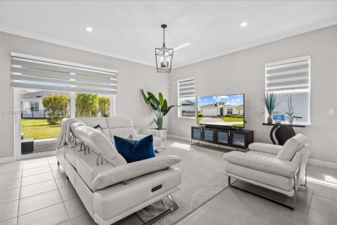 House in Port St. Lucie, Florida 3 bedrooms, 222.04 sq.m. № 2043011 - photo 15