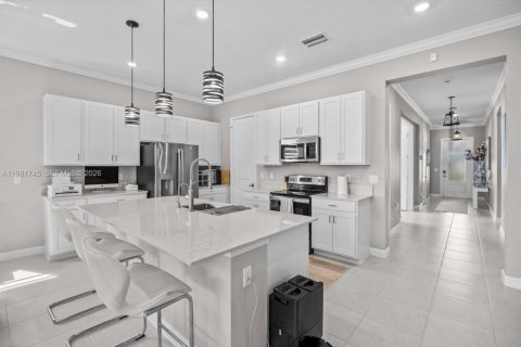 House in Port St. Lucie, Florida 3 bedrooms, 222.04 sq.m. № 2043011 - photo 8