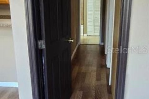 Снять в аренду виллу или дом в Лейкленд, Флорида 8 комнат, 173.17м2, № 2430929 - фото 4