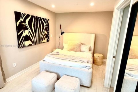 Снять в аренду виллу или дом в Майами-Бич, Флорида 5 спален, 394.18м2, № 2145861 - фото 17