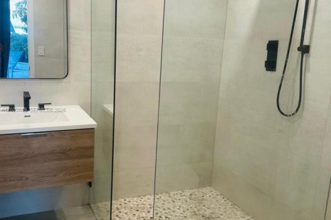 Снять в аренду виллу или дом в Майами-Бич, Флорида 5 спален, 394.18м2, № 2145861 - фото 15