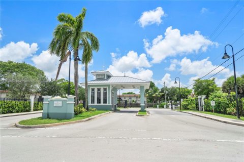 Condo in Lauderhill, Florida, 3 bedrooms  № 1896734 - photo 1
