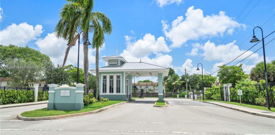 Condo in Lauderhill, Florida, 3 bedrooms  № 1896734