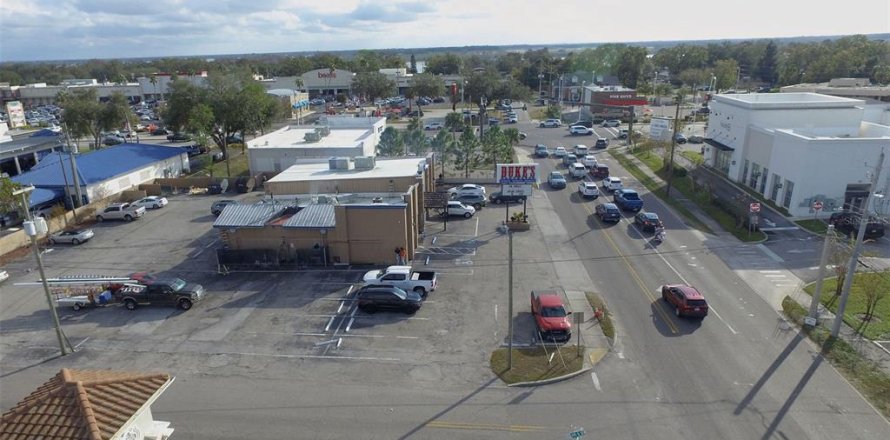 Commercial property in Winter Haven, Florida 379.78 sq.m. № 1565927