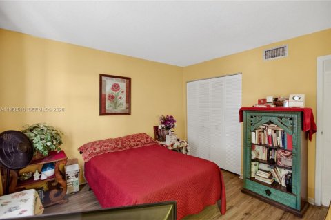 Купить кондоминиум в Маргит, Флорида 2 спальни, 94.67м2, № 2029769 - фото 24