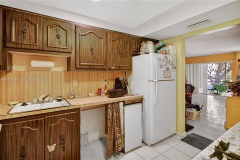 Купить кондоминиум в Маргит, Флорида 2 спальни, 94.67м2, № 2029769 - фото 18