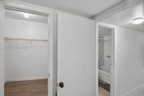 Купить кондоминиум в Маргит, Флорида 2 спальни, 94.67м2, № 2029769 - фото 28