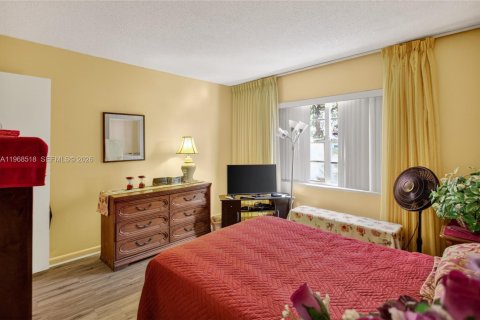 Купить кондоминиум в Маргит, Флорида 2 спальни, 94.67м2, № 2029769 - фото 25