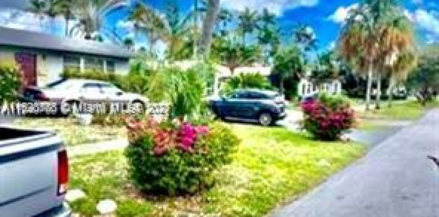Villa ou maison à Hollywood, Floride 3 chambres, 191.56 m2 № 1270258