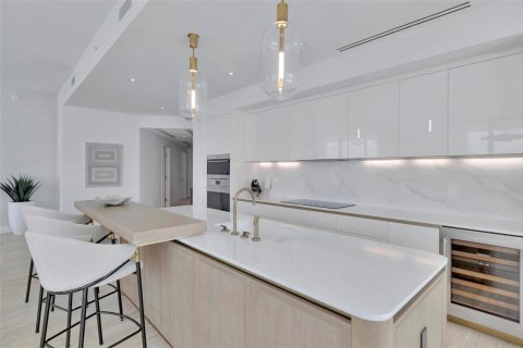 Condo in Fort Lauderdale, Florida, 2 bedrooms № 2158525 - photo 24
