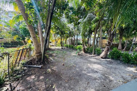 Casa en alquiler en Miami, Florida, 2 dormitorios, 57.04 m2 № 1967732 - foto 24