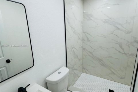 Casa en alquiler en Miami, Florida, 2 dormitorios, 57.04 m2 № 1967732 - foto 9