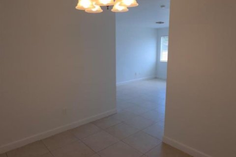 Casa en venta en Fort Lauderdale, Florida, 3 dormitorios, 112.04 m2 № 2245543 - foto 4