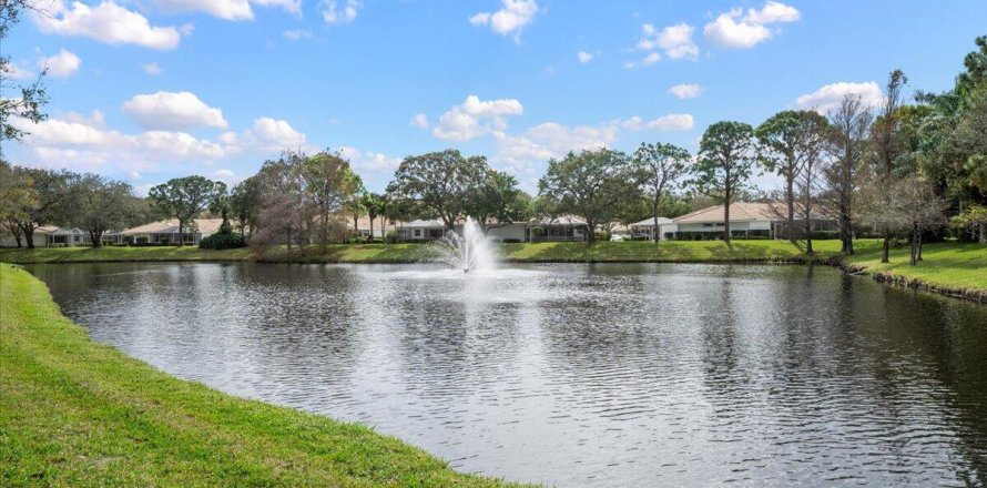 Townhouse in Palm Beach Gardens, Florida 2 bedrooms, 107.02 sq.m. № 1024613