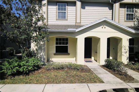 Townhouse in MAGNOLIA PARK in Riverview, Florida 2 bedrooms, 118.91 sq.m. № 2230054 - photo 2