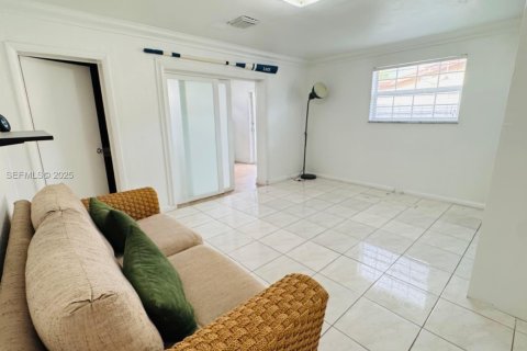 Commercial property in Miami, Florida 1 bedroom, 208.47 sq.m. № 1994790 - photo 1