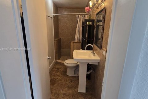 Commercial property in Miami, Florida 1 bedroom, 208.47 sq.m. № 1994790 - photo 10