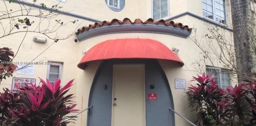 Condo in Miami Beach, Florida, 1 bedroom  № 1978303