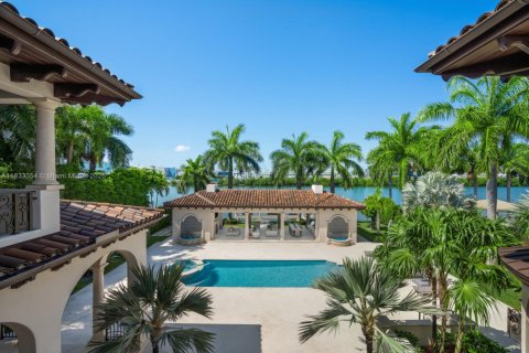 House in Miami Beach, Florida 15 bedrooms, 2233 sq.m. № 1821768 - photo 10