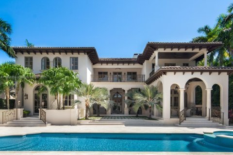 House in Miami Beach, Florida 15 bedrooms, 2233 sq.m. № 1821768 - photo 7