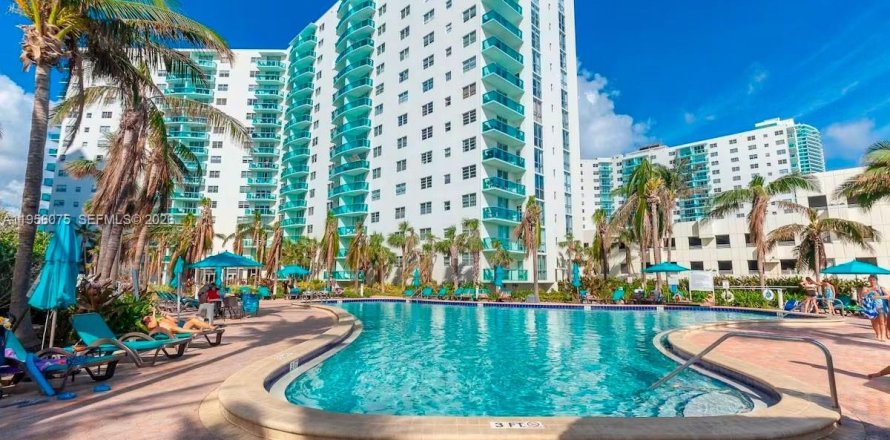 Condo à Hollywood, Floride, 1 chambre  № 2020443