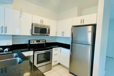 Copropriété à louer à Hallandale Beach, Floride: 2 chambres, 74.97 m2 № 2089423 - photo 20