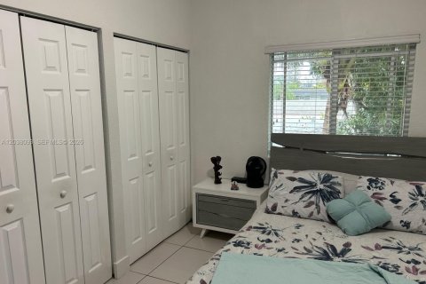 Copropriété à louer à Hallandale Beach, Floride: 2 chambres, 74.97 m2 № 2089423 - photo 3