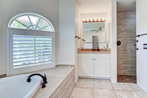 House in Port Charlotte, Florida 3 bedrooms, 158.4 sq.m. № 2388134 - photo 21